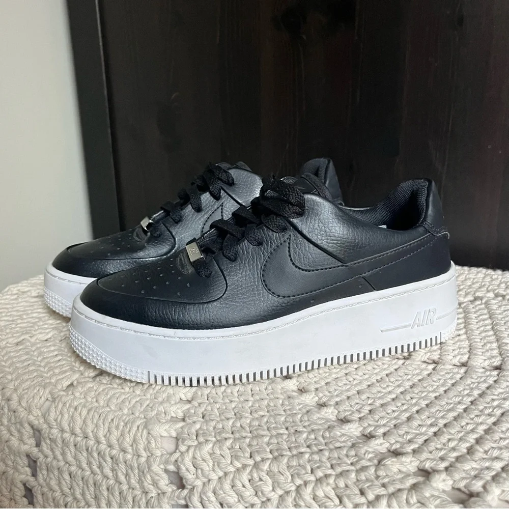 Nike Air Force 1‎ Sage Low Women's Size 6.5 Sneakers Black White AR5339-002
